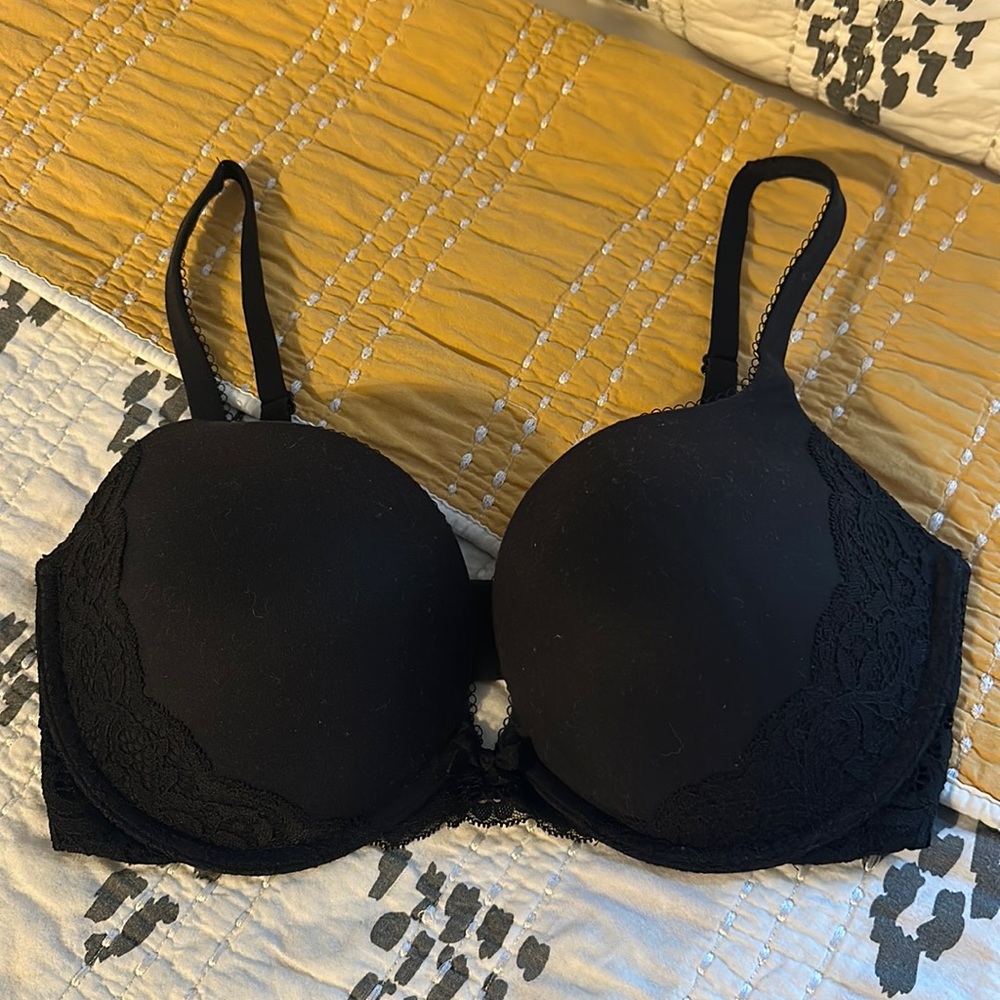 Victorias Secret Push Up Bra 34DD
